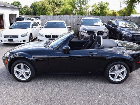 Used 2006 MAZDA MX-5 Miata Touring RWD image 22