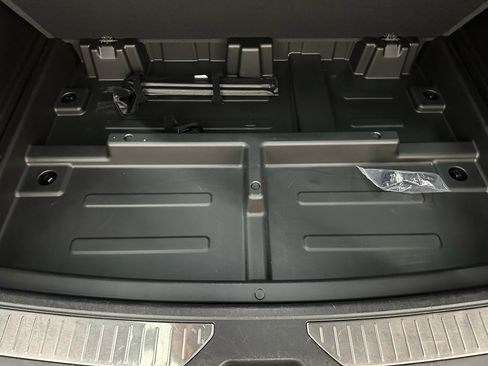 Certified 2025 Chevrolet Suburban Z71 image 40