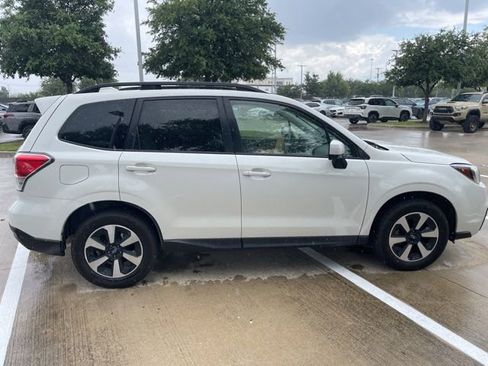 Used 2017 Subaru Forester 2.5i Premium AWD/4WD image 2