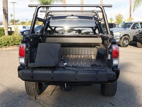 Used 2021 Toyota Tacoma TRD Off-Road image 9