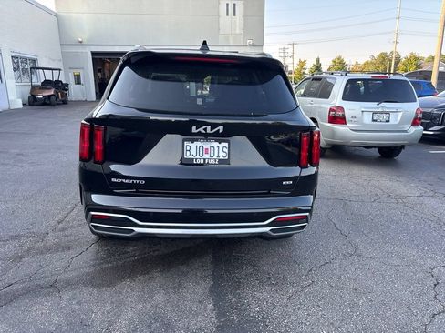 Used 2023 Kia Sorento SX AWD/4WD image 4