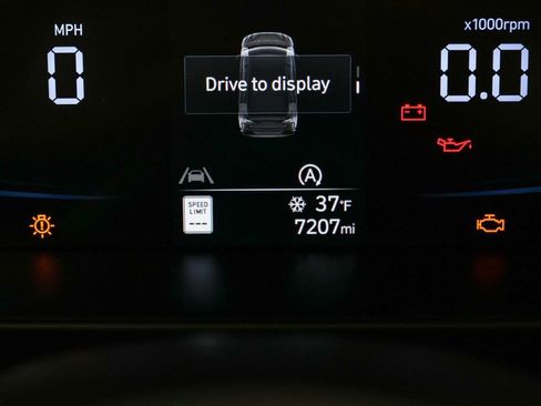 Used 2025 Hyundai Elantra SE image 17