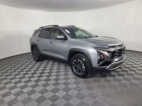 Used 2026 Chevrolet Equinox ACTIV AWD/4WD image 3