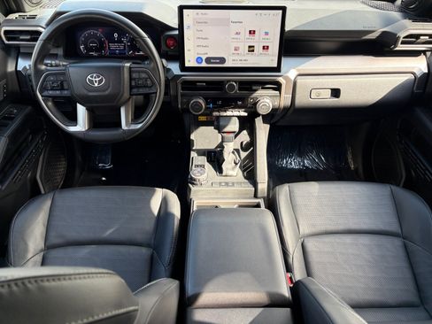Used 2025 Toyota 4Runner TRD Off-Road Premium AWD/4WD image 24