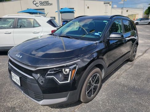Used 2025 Kia Niro LX FWD image 1