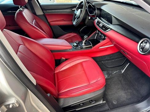 Used 2018 Alfa Romeo Stelvio AWD image 13