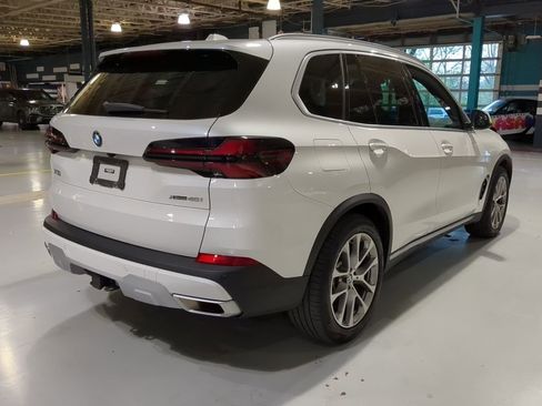 Used 2024 BMW X5 xDrive40i w/ Premium Package image 8