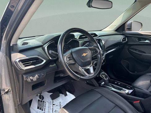 Used 2021 Chevrolet TrailBlazer LT w/ Premium Seating Package FWD image 19