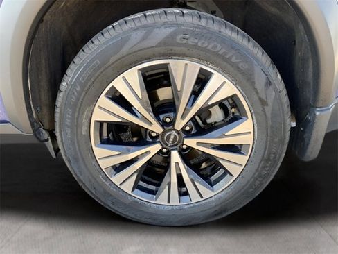 Certified 2023 Nissan Rogue SV image 18