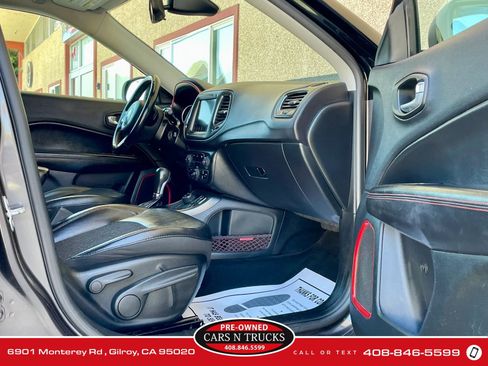 Used 2018 Jeep Compass Trailhawk AWD/4WD image 14