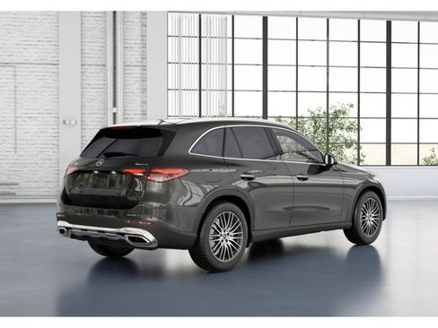 Used 2026 Mercedes-Benz GLC 300 4MATIC image 21