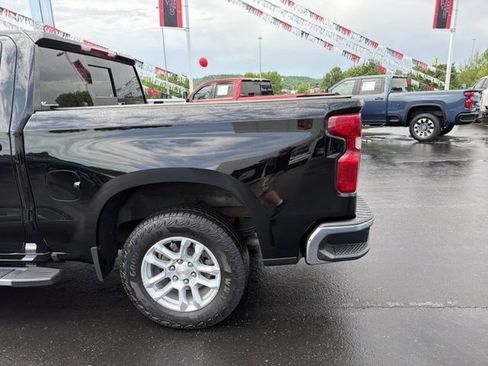 Used 2025 Chevrolet Silverado 1500 LT AWD/4WD image 8