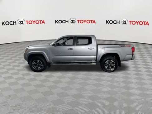 Used 2016 Toyota Tacoma TRD Sport image 20