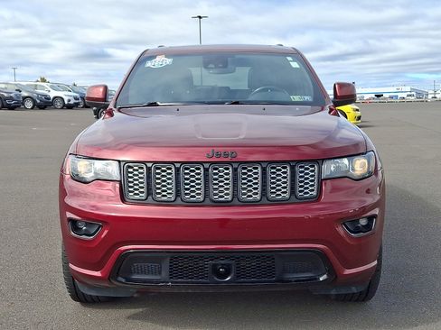 Used 2020 Jeep Grand Cherokee Altitude image 2