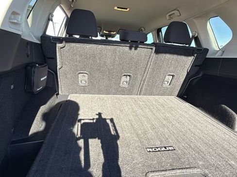 Used 2021 Nissan Rogue S image 27