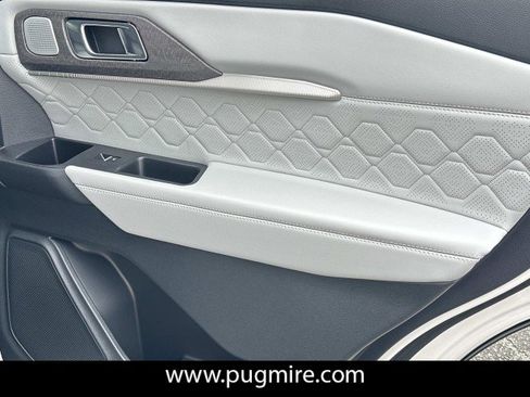 New 2026 Ford Explorer Platinum AWD/4WD image 17