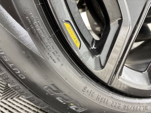 Used 2022 Rivian R1S Launch Edition image 35