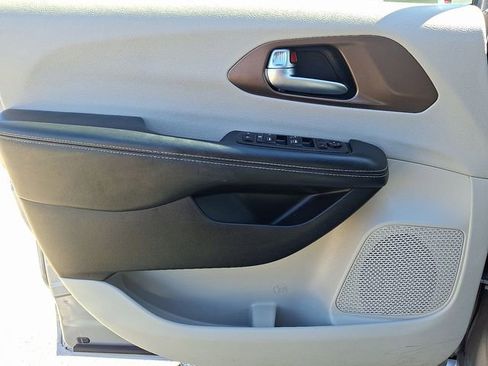 Used 2020 Chrysler Voyager LX w/ Cold Weather Group image 14