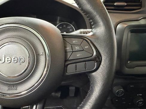 Used 2018 Jeep Renegade Altitude AWD/4WD image 16