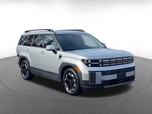 Used 2025 Hyundai Santa Fe SEL image 3