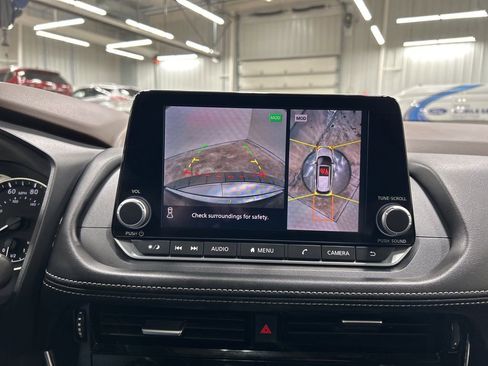 Used 2023 Nissan Rogue SL image 20