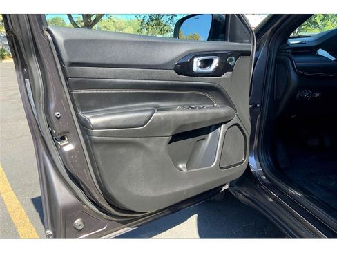 Used 2023 Jeep Compass Altitude image 23