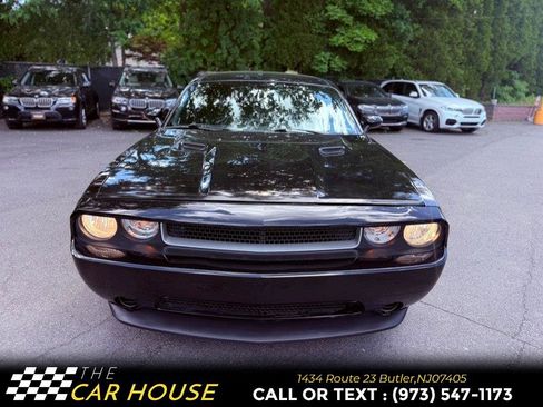 Used 2014 Dodge Challenger SXT RWD image 8