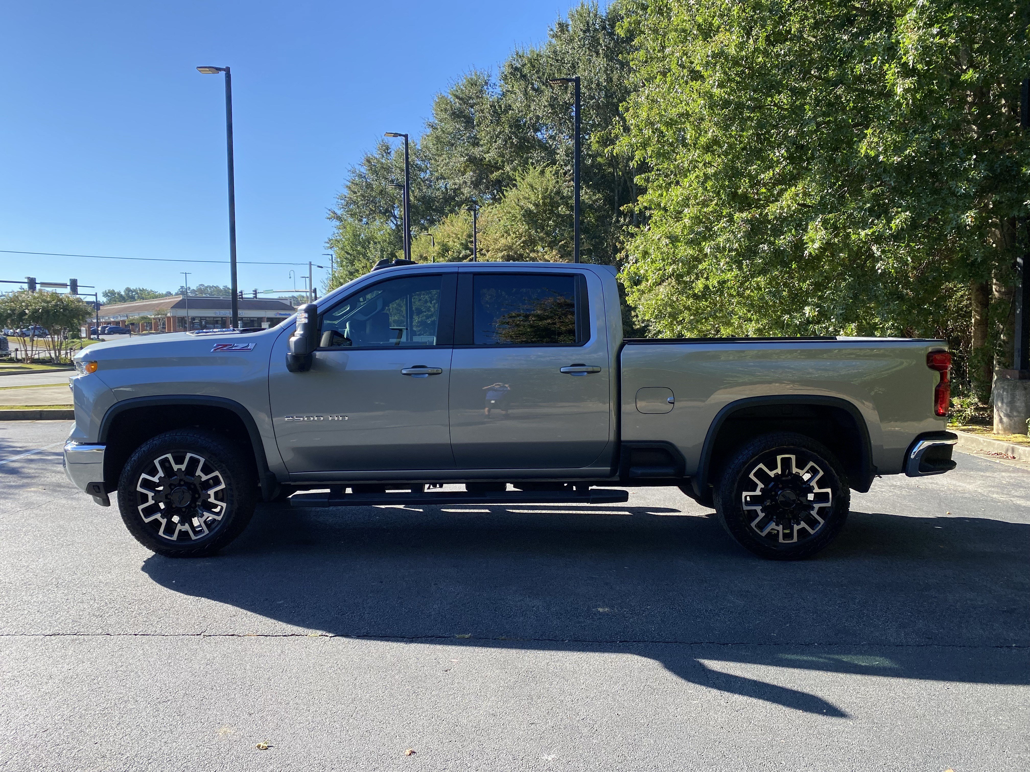 Used 2025 Chevrolet Silverado 2500 LT w/ Safety Package AWD/4WD image 6