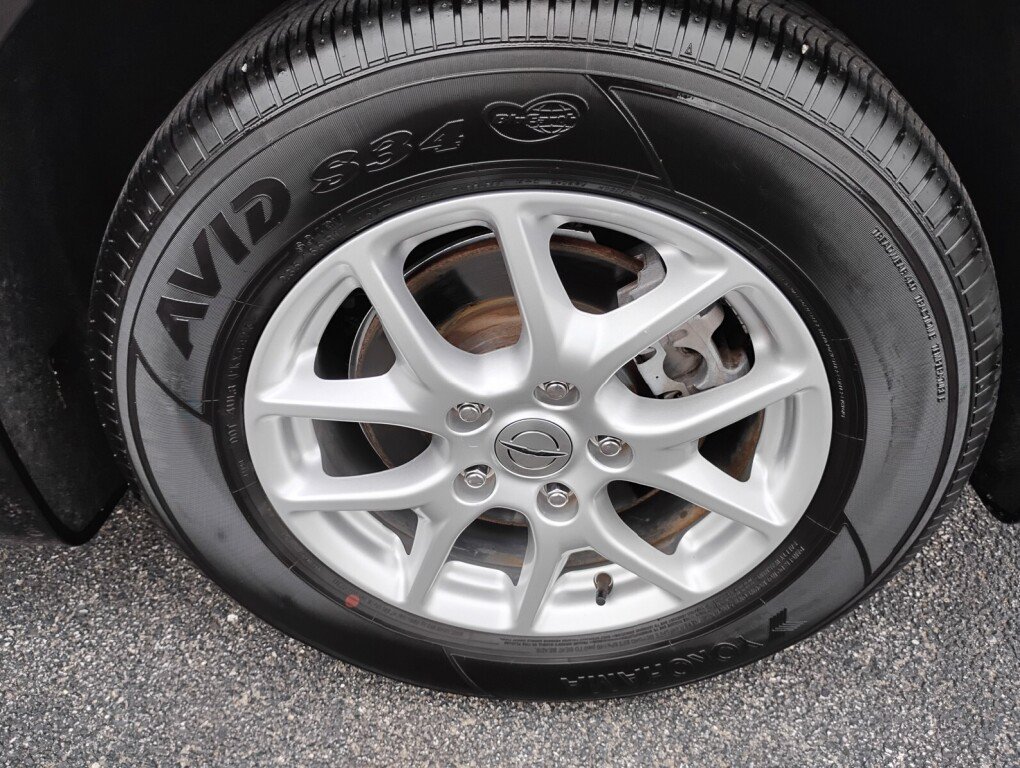 Used 2024 Chrysler Pacifica Touring-L FWD image 25