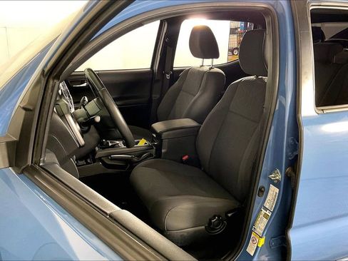 Used 2019 Toyota Tacoma SR image 35