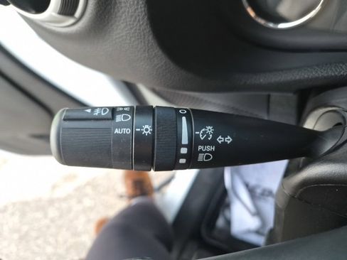 Used 2016 Jeep Wrangler Sahara w/ Connectivity Group image 17