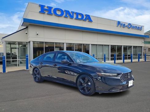 Used 2025 Honda Accord Sport image 3
