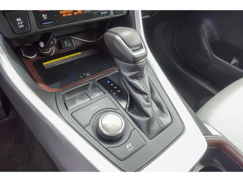Certified 2021 Toyota RAV4 Limited AWD/4WD image 18