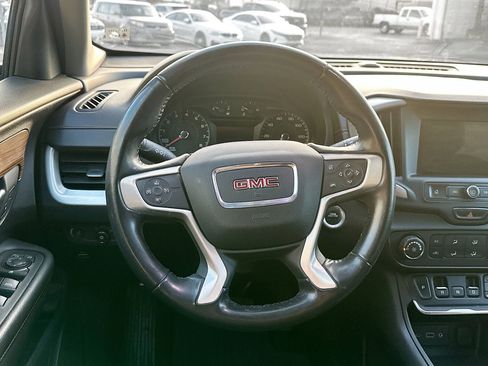 Used 2018 GMC Terrain SLE image 17