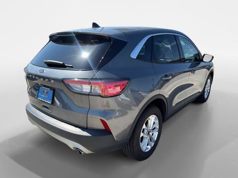Used 2022 Ford Escape SE FWD image 4