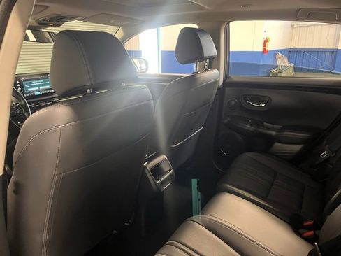 Used 2023 Honda HR-V EX-L image 18