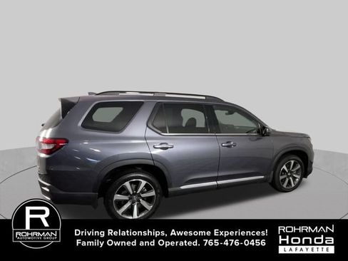 Used 2024 Honda Pilot Touring image 9