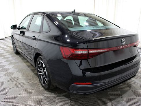 Used 2025 Volkswagen Jetta Sport FWD image 32