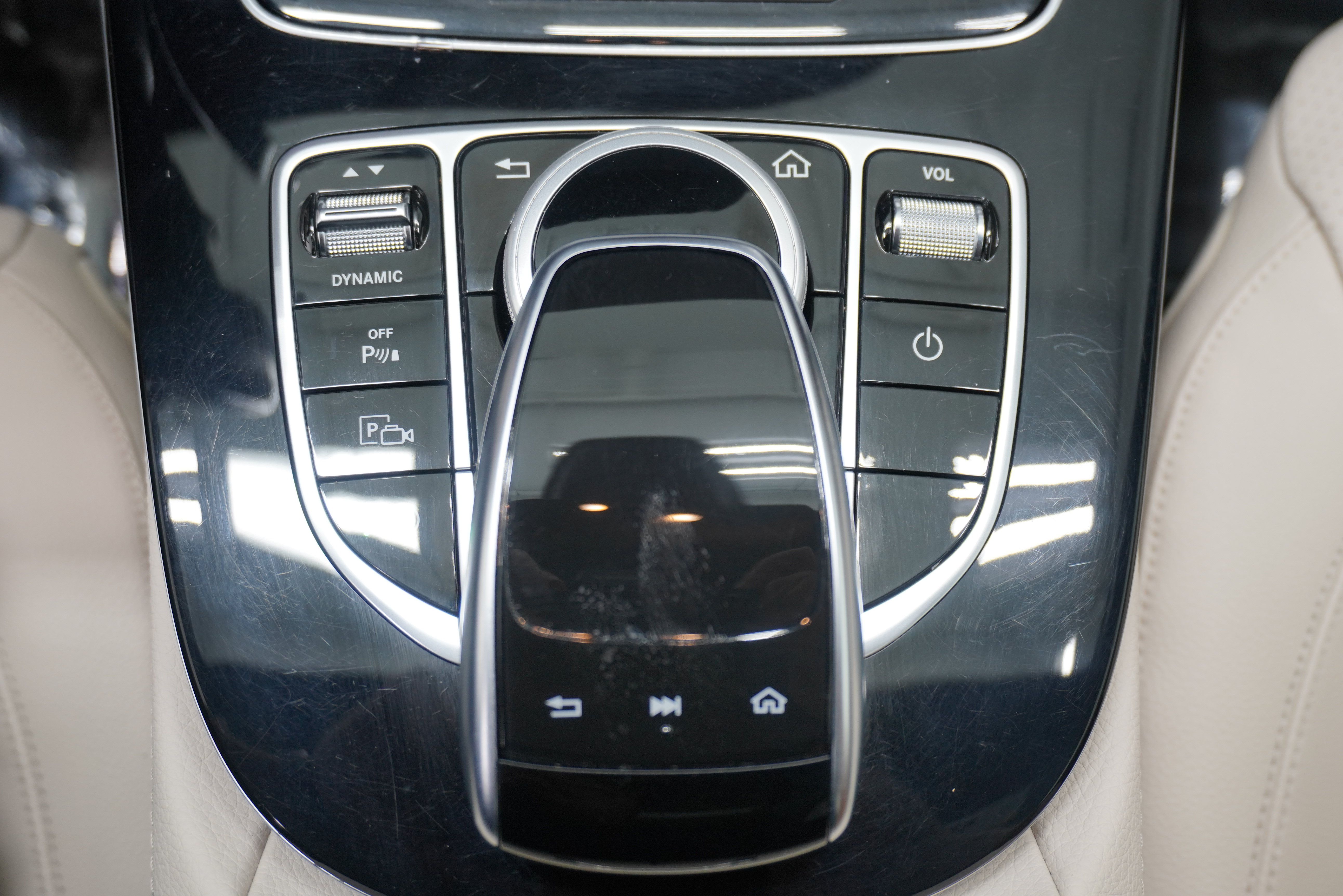 Used 2017 Mercedes-Benz E 300 4MATIC image 22