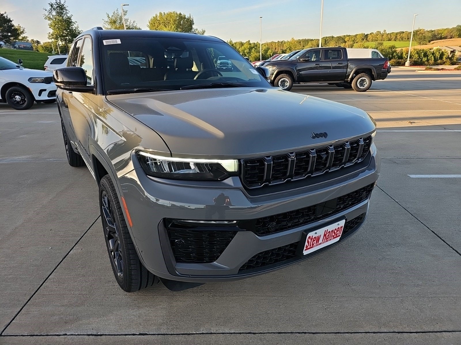 New 2027 Jeep Grand Cherokee Summit AWD/4WD image 8