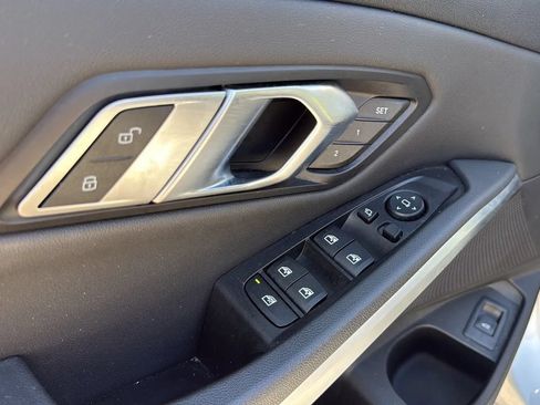 Used 2019 BMW 330i Sedan w/ Convenience Package RWD image 21