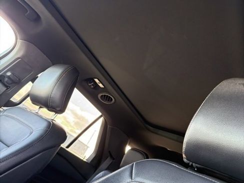 Used 2020 Ford Explorer XLT w/ Equipment Group 202A image 5