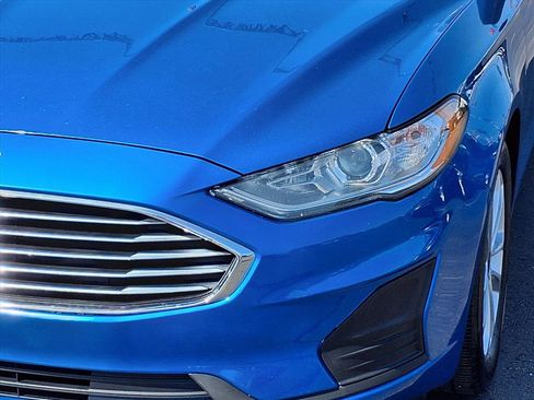 Used 2020 Ford Fusion SE image 25