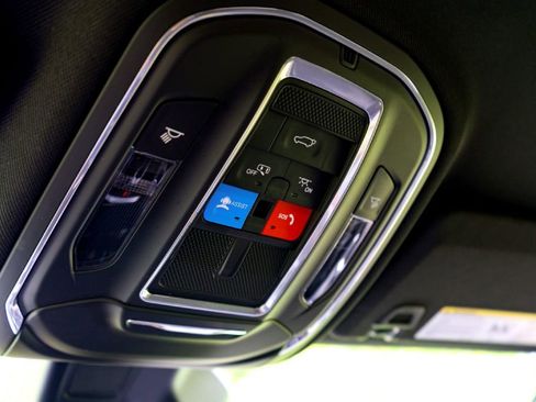 Used 2023 Jeep Grand Cherokee Altitude AWD/4WD image 20