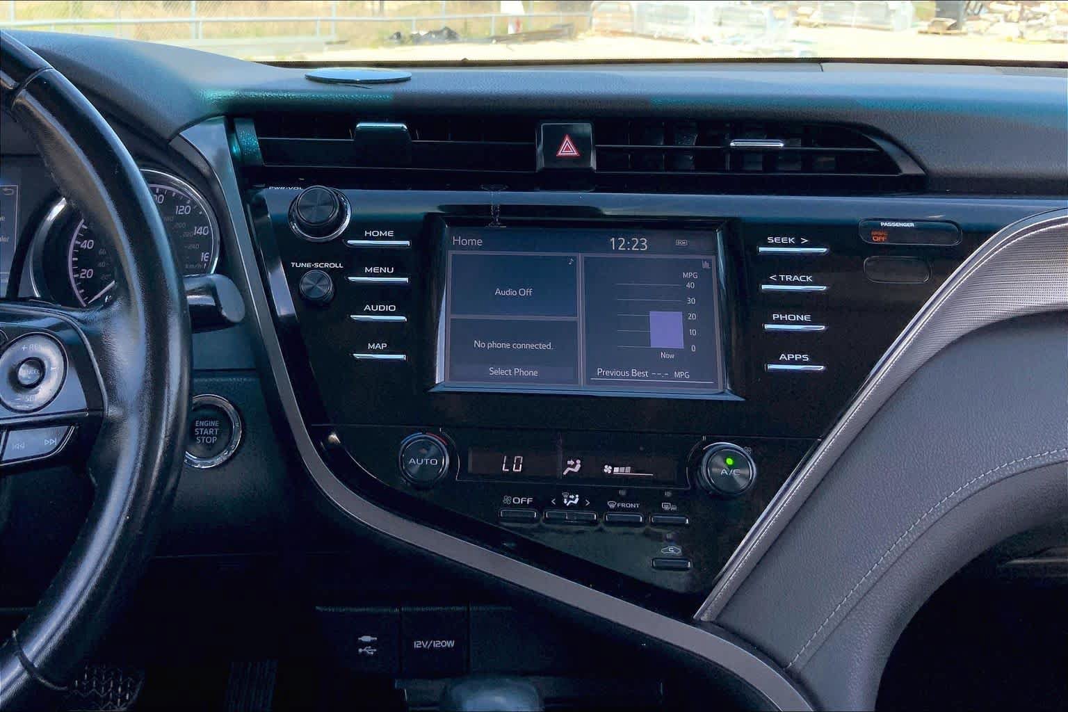 Used 2019 Toyota Camry SE w/ Convenience Package FWD image 7