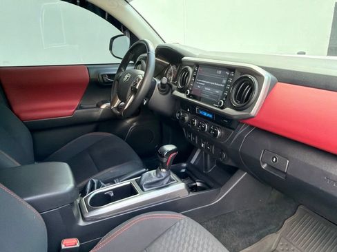 Used 2023 Toyota Tacoma SR5 w/ Technology Package AWD/4WD image 30