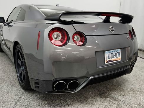 Used 2016 Nissan GT-R Black Edition image 21