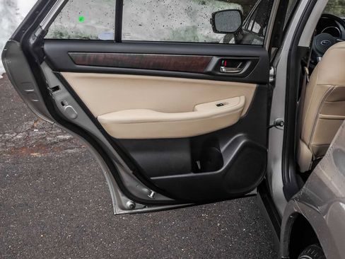 Used 2016 Subaru Outback 2.5i Limited image 18