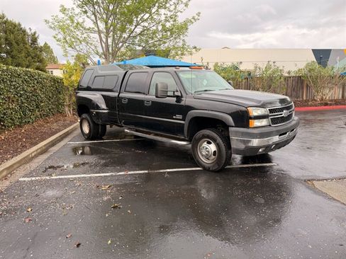 Used 2006 Chevrolet Silverado 3500 LT w/ Heavy-Duty Power Package image 4