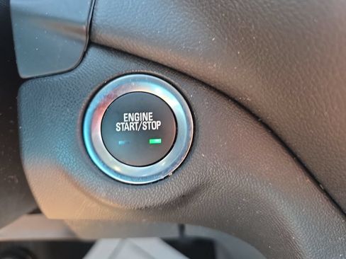 Used 2023 Chevrolet Equinox LT FWD image 28